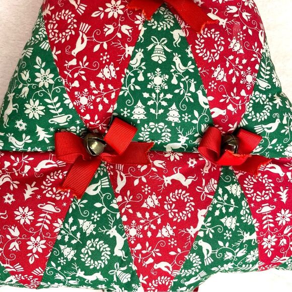 Christmas Tree Quilted Handmade Wall Hanging Decor Holiday Patchwork Pillows - Picture 4 of 14